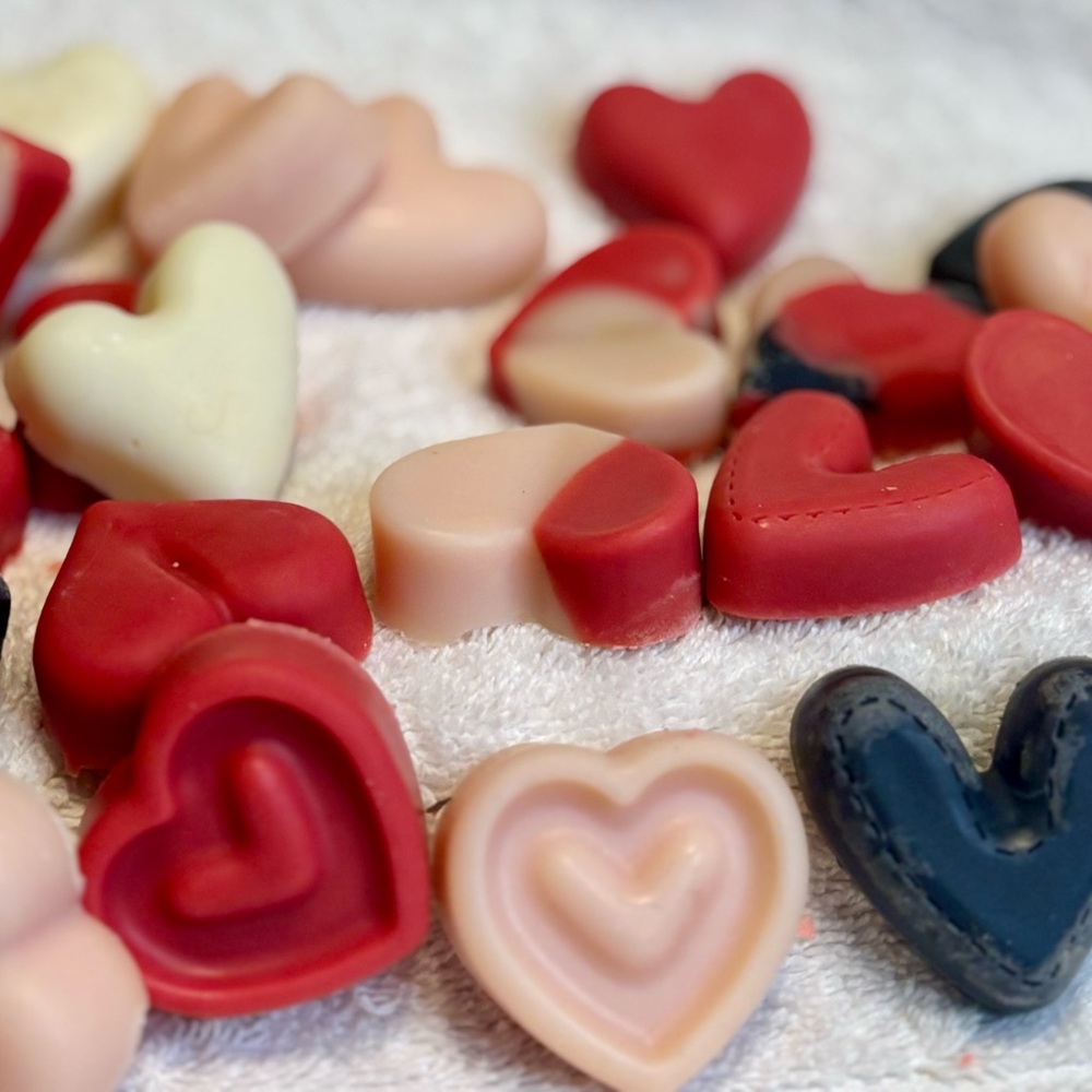 Handmade artisan mini guest soap set of 7 - Picture 5 of 6